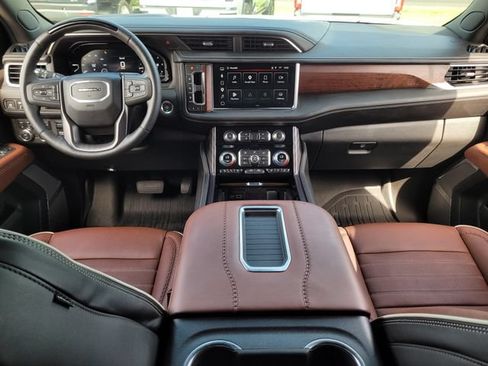 Used 2023 GMC Yukon Denali Ultimate AWD/4WD image 14