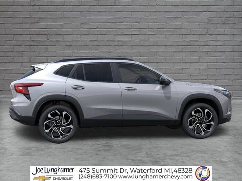 New 2026 Chevrolet Trax RS w/ Driver Confidence Package FWD image 5