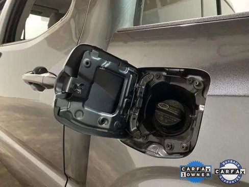 Used 2022 Toyota Tacoma SR image 88