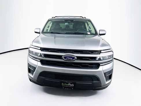 Used 2024 Ford Expedition Max XLT image 2