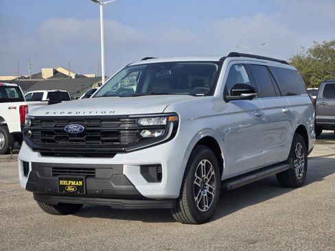 New 2026 Ford Expedition Max Active image 9