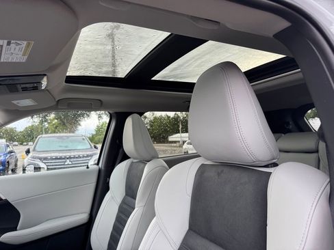 New 2025 Mitsubishi Outlander SE image 32