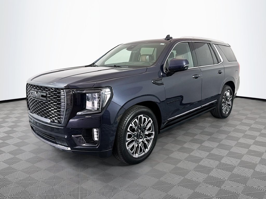 Used 2024 GMC Yukon Denali Ultimate AWD/4WD image 3