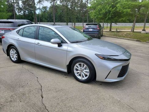 Certified 2026 Toyota Camry LE w/ Convenience Package image 10