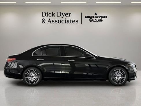 Used 2025 Mercedes-Benz C 300 Sedan image 5