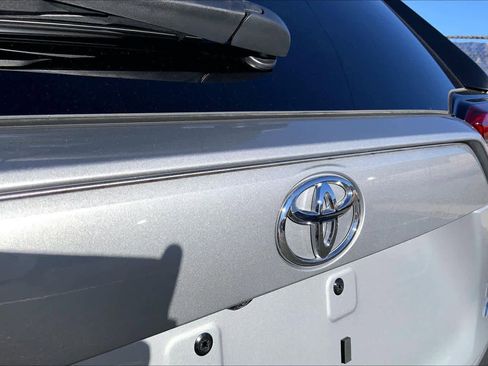 Certified 2025 Toyota RAV4 LE image 27
