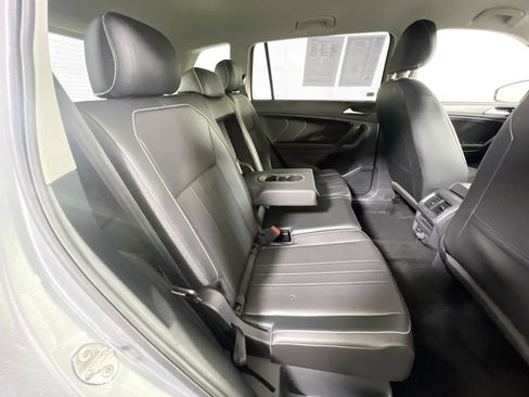 Used 2022 Volkswagen Tiguan SE AWD/4WD image 24