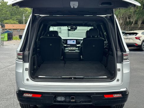 Used 2022 Jeep Grand Wagoneer Series I AWD/4WD image 12
