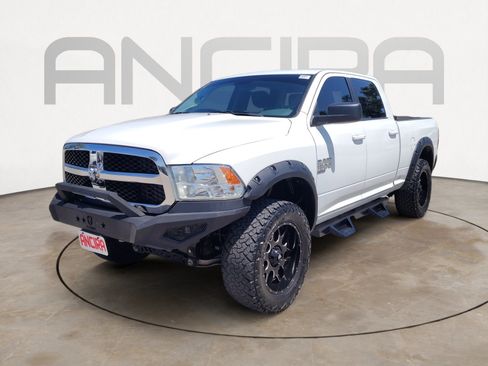 Used 2020 RAM 1500 Classic SLT AWD/4WD image 6