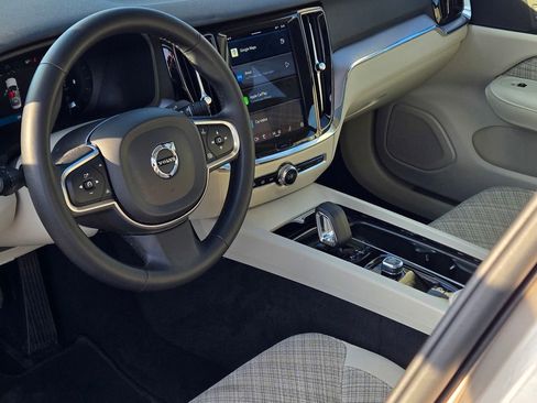 Used 2024 Volvo S60 B5 Core image 31