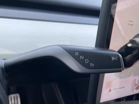 Used 2023 Tesla Model Y Performance image 17