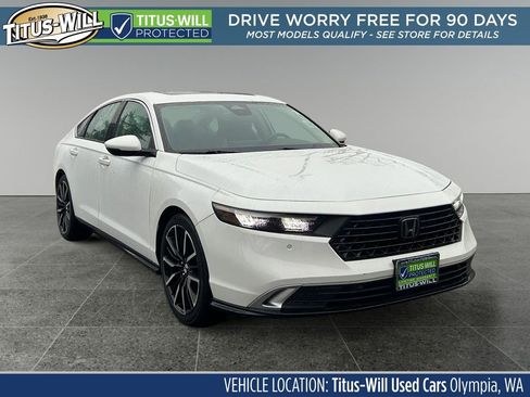 Used 2023 Honda Accord Touring image 1