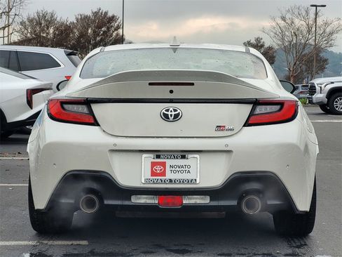 Used 2023 Toyota GR86 Premium image 7