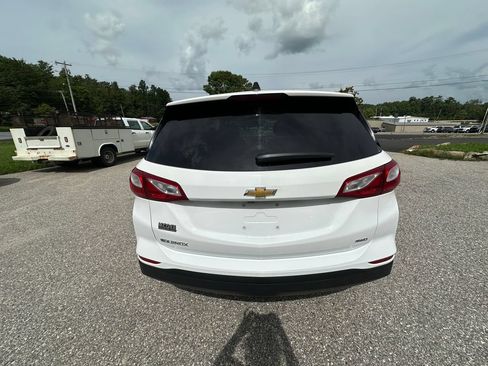 Used 2020 Chevrolet Equinox LS w/ LS Convenience Package AWD/4WD image 4