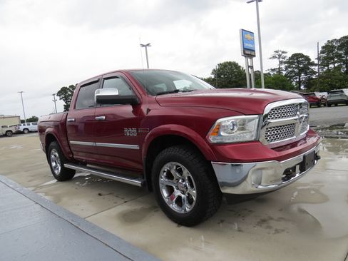 Used 2015 RAM 1500 Laramie w/ Convenience Group AWD/4WD image 6