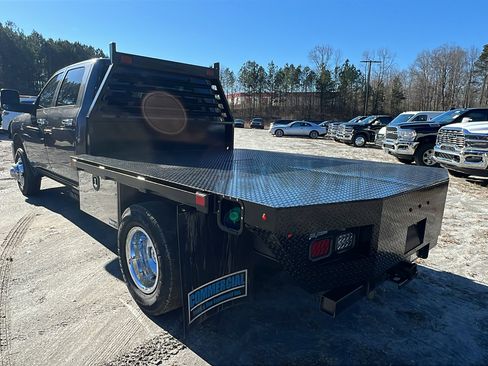Used 2024 RAM 3500 Tradesman w/ Chrome Appearance Group image 10