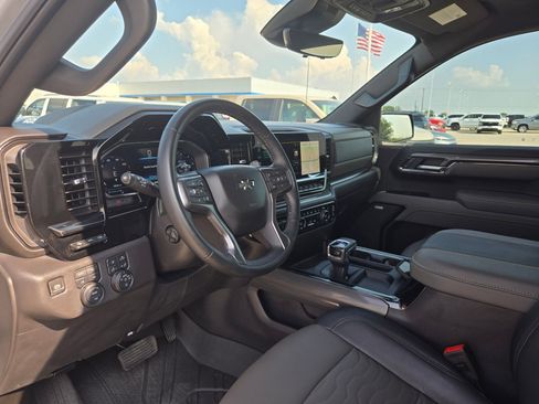 Used 2025 Chevrolet Silverado 1500 ZR2 w/ Technology Package AWD/4WD image 11