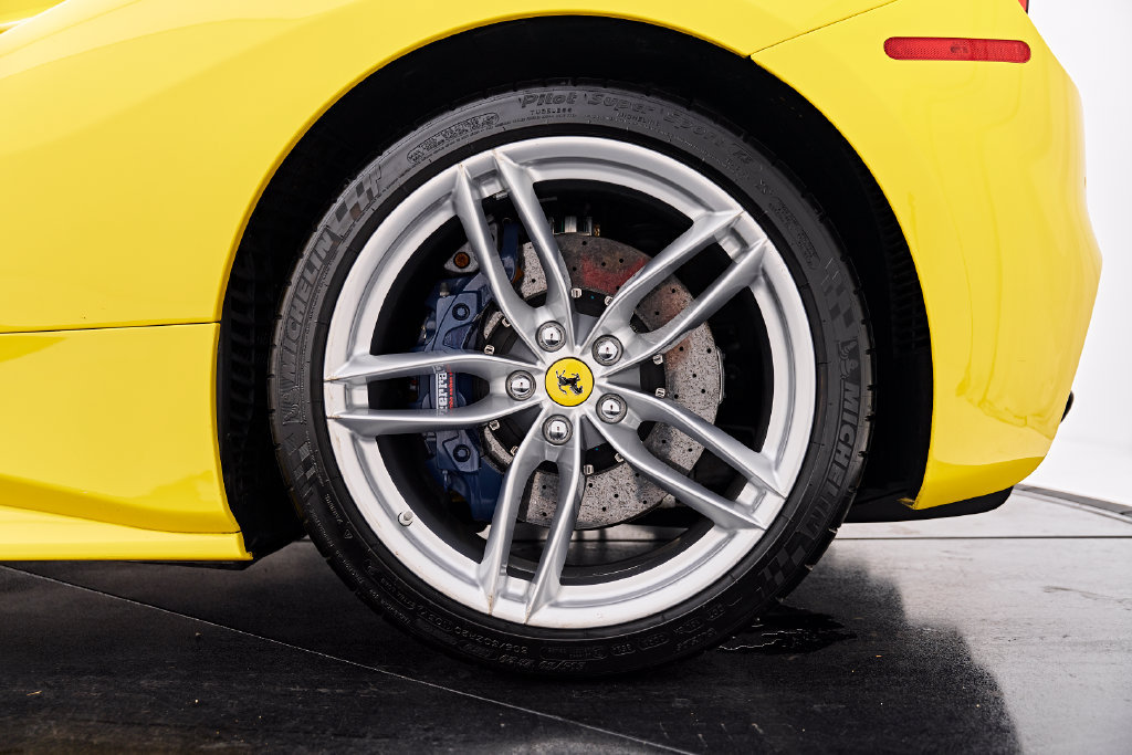 Used 2017 Ferrari 488 GTB RWD image 35
