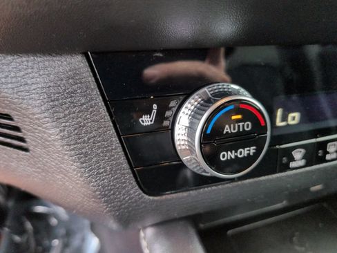 Used 2022 Mitsubishi Outlander SE AWD/4WD image 18