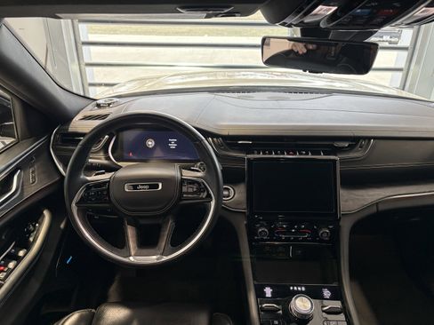 Used 2022 Jeep Grand Cherokee L Overland w/ Luxury Tech Group IV image 11