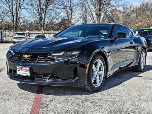Used 2023 Chevrolet Camaro LT w/ Technology Package image 3