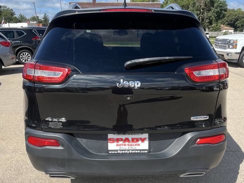 Used 2015 Jeep Cherokee Latitude w/ Cold Weather Group image 9