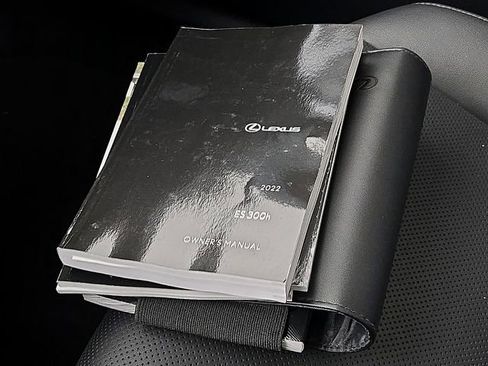 Used 2022 Lexus ES 300h w/ Premium Package image 31