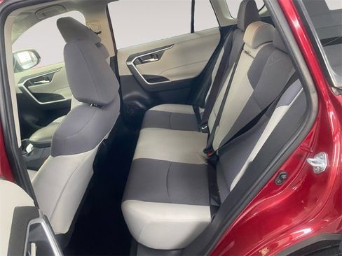 Used 2021 Toyota RAV4 XLE image 13