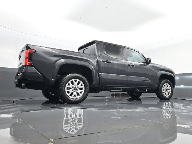 Used 2024 Toyota Tacoma SR5 w/ SR5 Upgrade Package AWD/4WD image 24