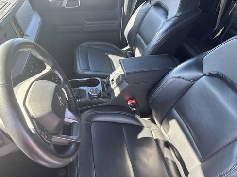 Certified 2025 Ford Bronco Outer Banks AWD/4WD image 9