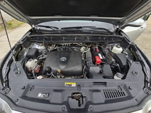 Used 2022 Toyota Highlander LE AWD/4WD image 34