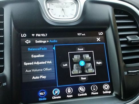 Used 2018 Chrysler 300 Touring w/ Driver Convenience Group RWD image 17