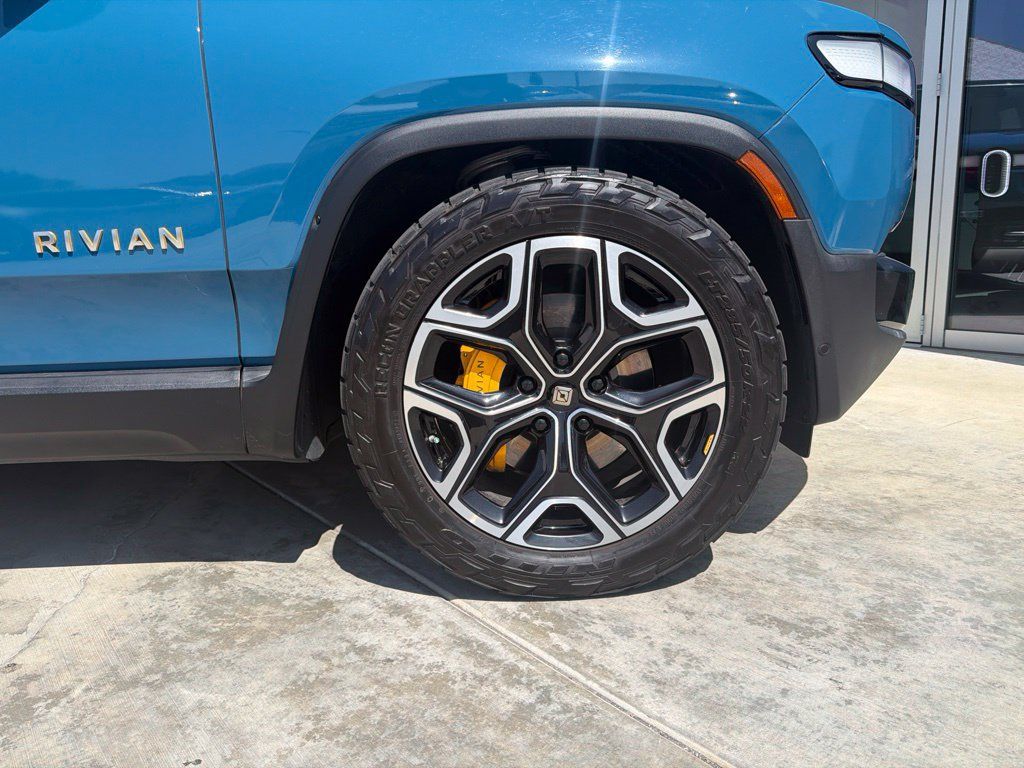 Used 2023 Rivian R1S Launch Edition Quad AWD/4WD image 9