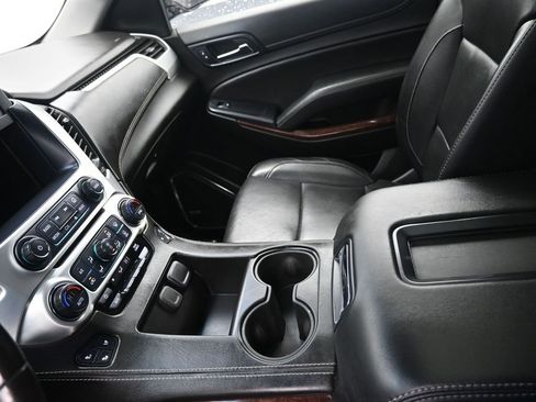 Used 2019 GMC Yukon XL SLT w/ Open Road Package image 17