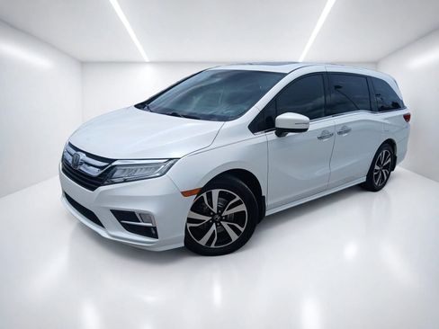 Used 2020 Honda Odyssey Elite image 2