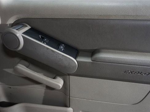 Used 2006 Ford Explorer XLT image 20