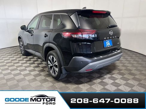 Used 2023 Nissan Rogue SV image 5