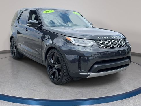 Certified 2025 Land Rover Discovery S AWD/4WD image 3