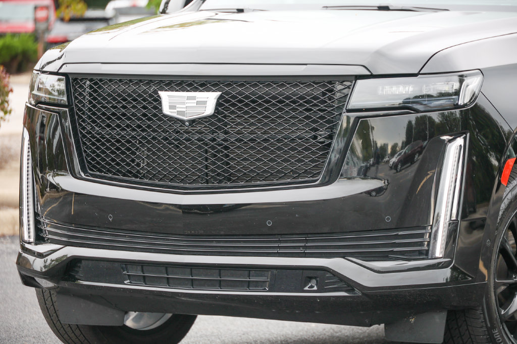 Used 2023 Cadillac Escalade Sport w/ LPO, ONYX Package AWD/4WD image 20