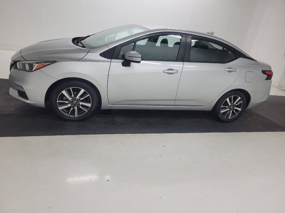 Used 2021 Nissan Versa SV FWD image 2