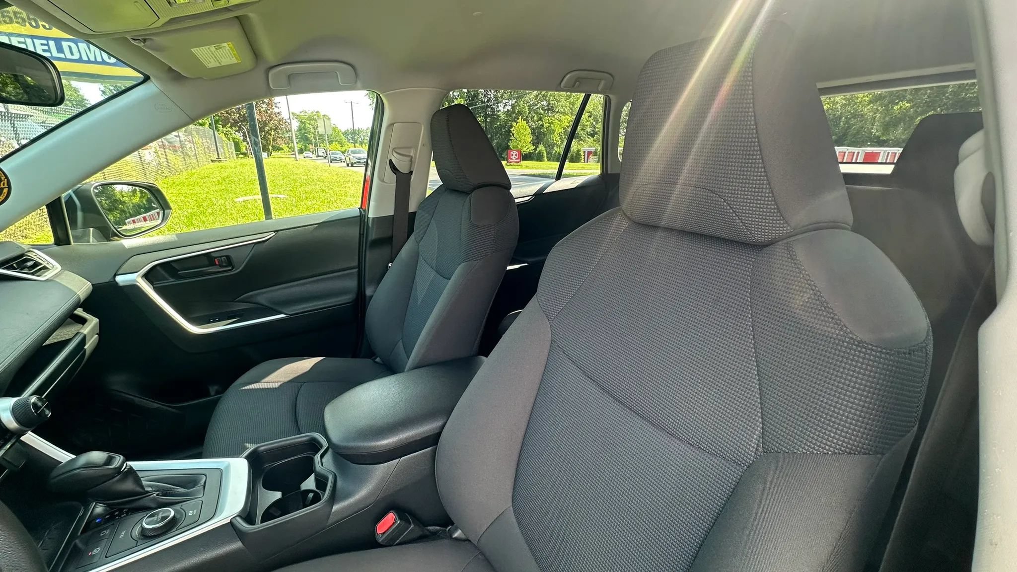 Used 2020 Toyota RAV4 LE AWD/4WD image 20