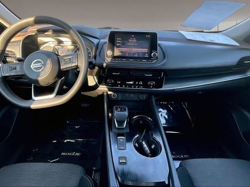 Used 2021 Nissan Rogue SV image 7