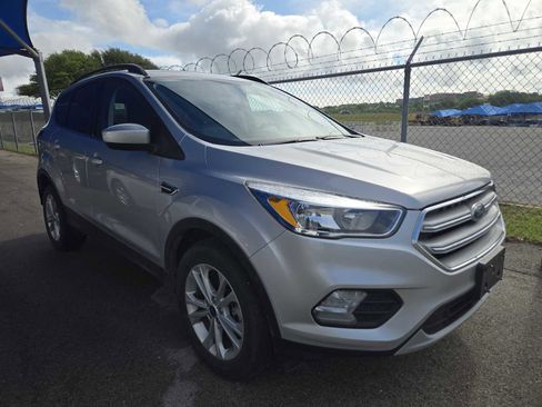 Used 2018 Ford Escape SE AWD/4WD image 2
