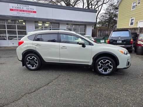 Used 2016 Subaru Crosstrek 2.0i Premium w/ Moonroof Package image 17