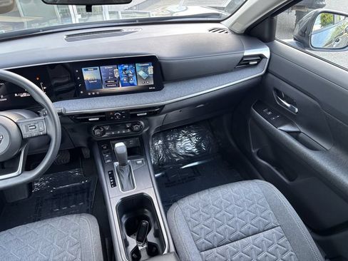 Used 2026 Nissan Kicks SV w/ SV Premium Package AWD/4WD image 23