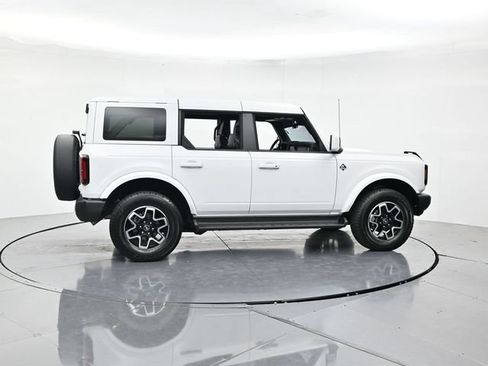 Certified 2025 Ford Bronco Outer Banks AWD/4WD image 2