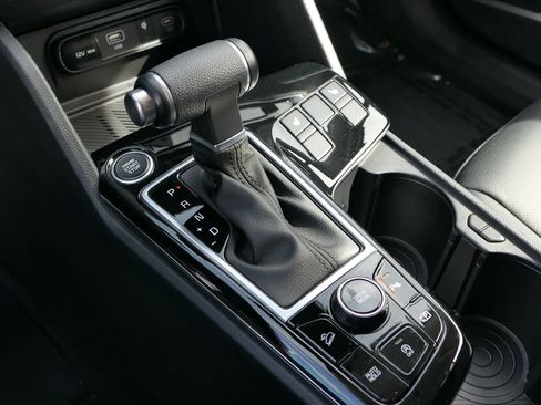 Used 2023 Kia Sportage EX image 23