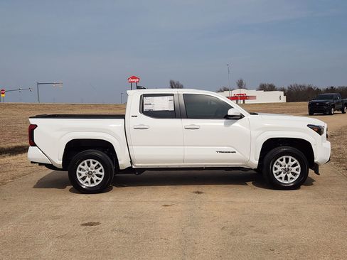 New 2026 Toyota Tacoma SR5 image 7