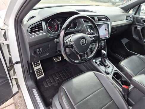 Used 2021 Volkswagen Tiguan SE R-Line AWD/4WD image 16