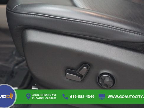 Used 2024 Chrysler Pacifica Limited FWD image 17